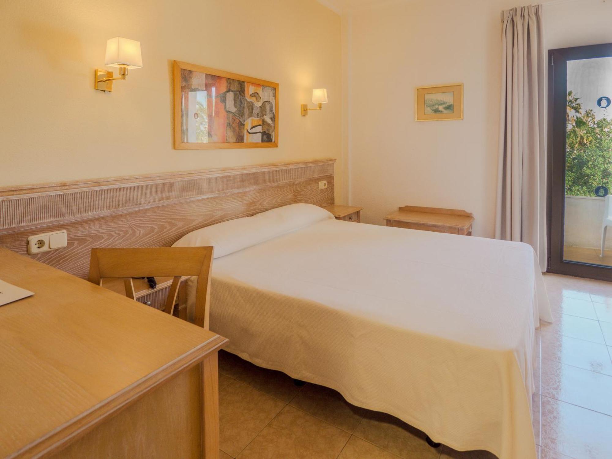 Hotel Santa Maria Playa Cala Millor  Bagian luar foto