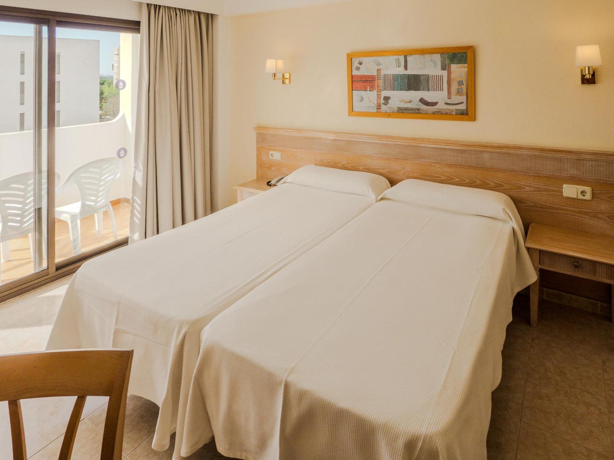 Hotel Santa Maria Playa Cala Millor  Bagian luar foto